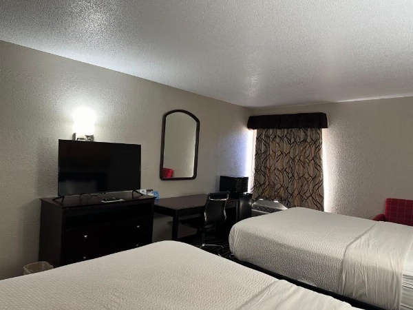 Days Inn & Suites by Wyndham Casey image 26