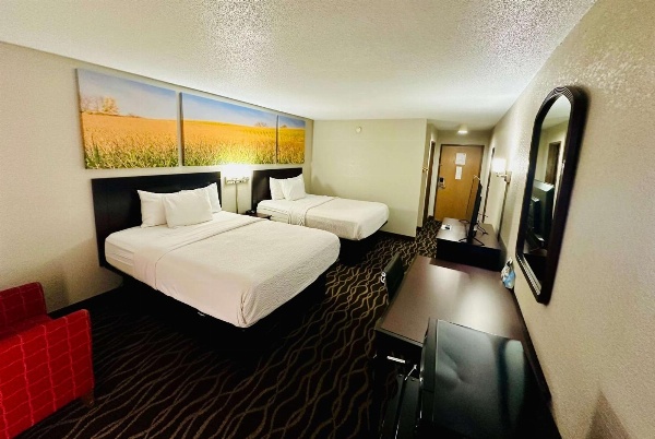 Days Inn & Suites by Wyndham Casey image 6