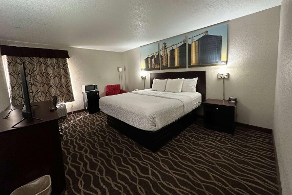 Days Inn & Suites by Wyndham Casey image 7